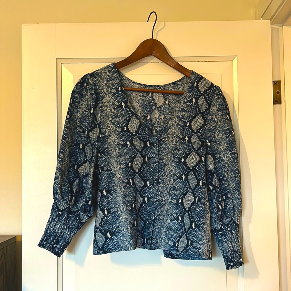 Stella & Dot Blue Snake Skin Pattern Shirt